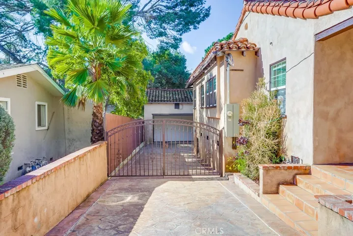 2504 Piedmont Avenue, Montrose, California 91020