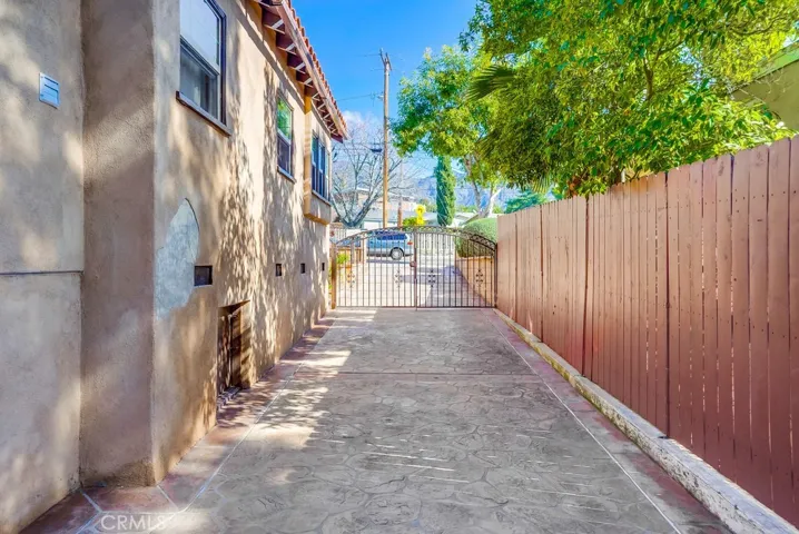 2504 Piedmont Avenue, Montrose, California 91020