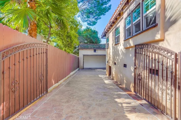 2504 Piedmont Avenue, Montrose, California 91020