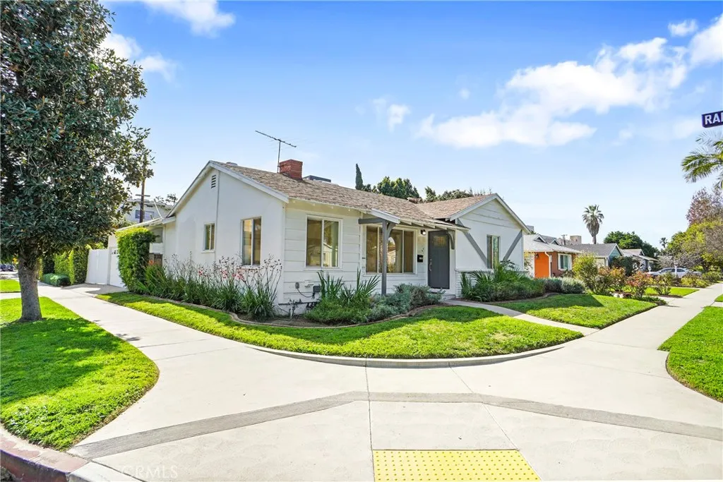 13900 Cantlay Street, Van Nuys, California 91405 home-pic-1