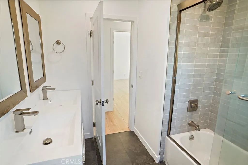 13900 Cantlay Street, Van Nuys, California 91405 home-pic-12