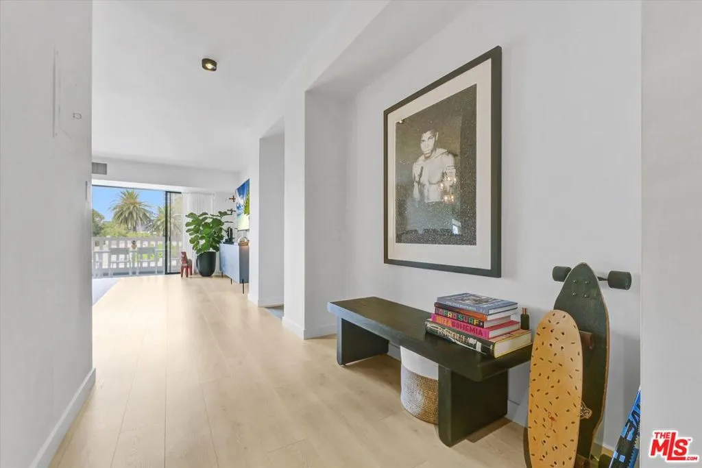 999 N Doheny Drive 312, Los Angeles, California 90069 home-pic-3