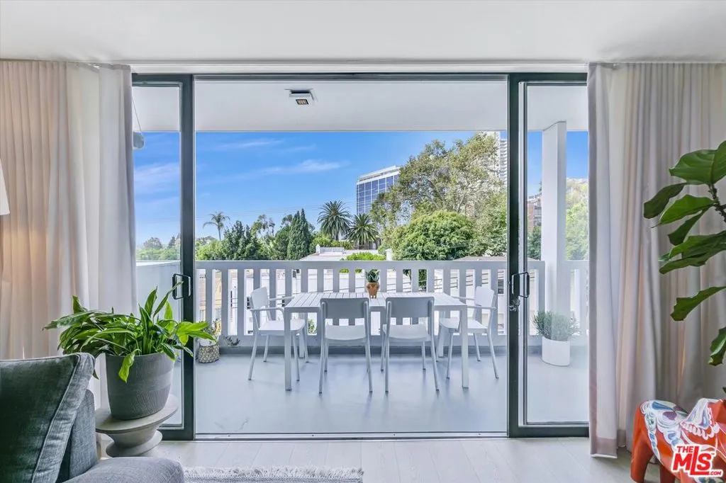 999 N Doheny Drive 312, Los Angeles, California 90069 home-pic-11