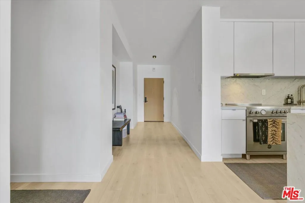 999 N Doheny Drive 312, Los Angeles, California 90069 home-pic-4