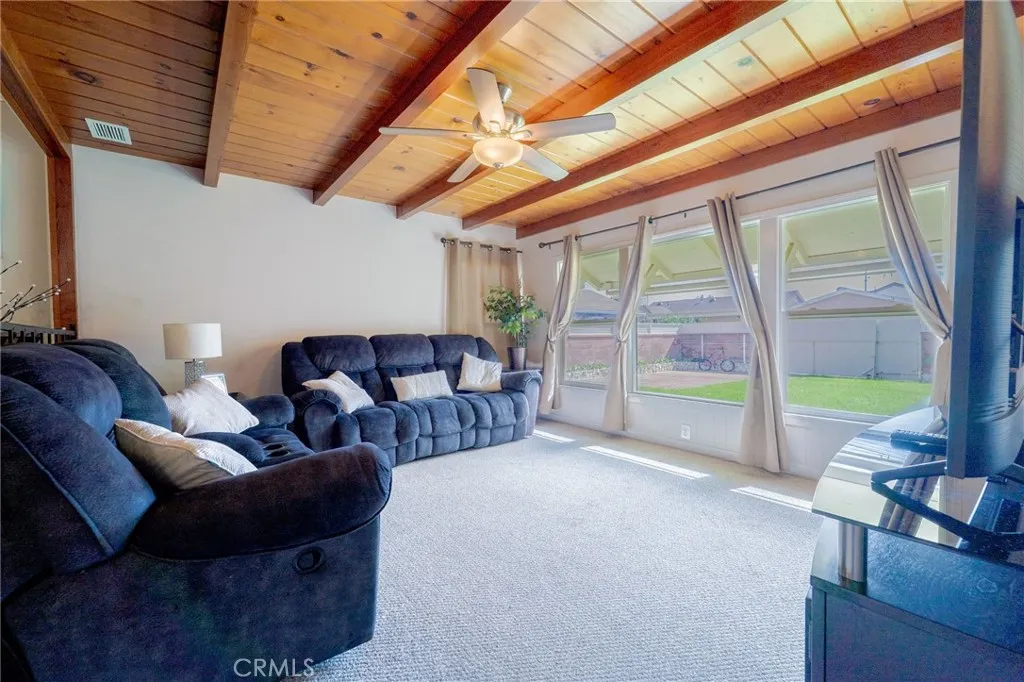 10462 Somerset Boulevard, Bellflower, California 90706 home-pic-9