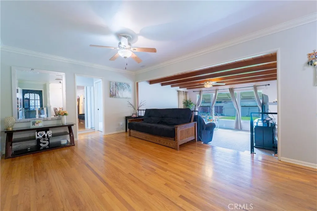 10462 Somerset Boulevard, Bellflower, California 90706 home-pic-5