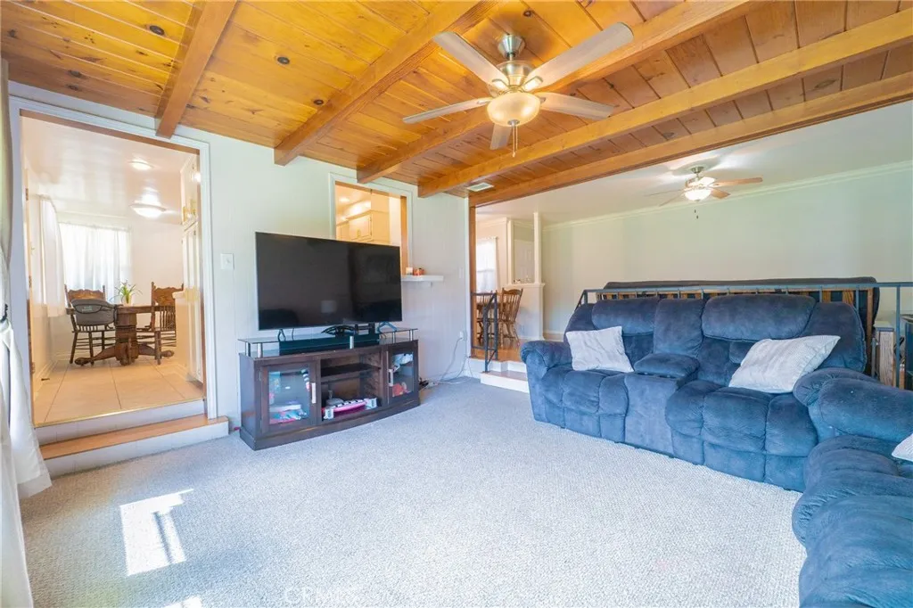 10462 Somerset Boulevard, Bellflower, California 90706 home-pic-10