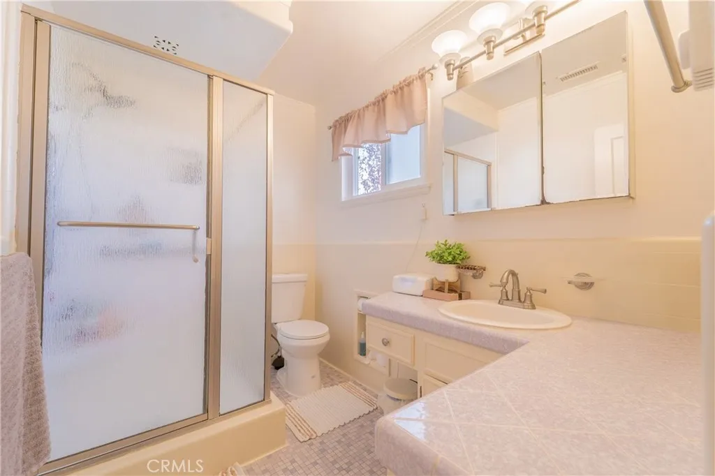 10462 Somerset Boulevard, Bellflower, California 90706 home-pic-19