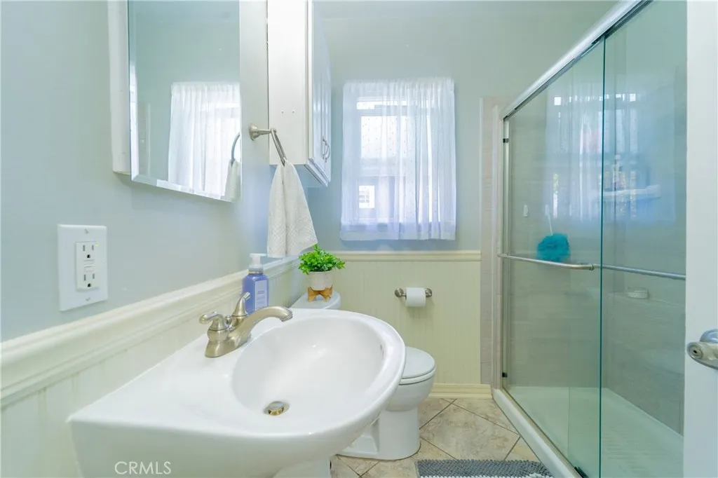 10462 Somerset Boulevard, Bellflower, California 90706 home-pic-22