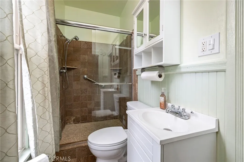 306 W 6th Street, Perris, California 92570 home-pic-19