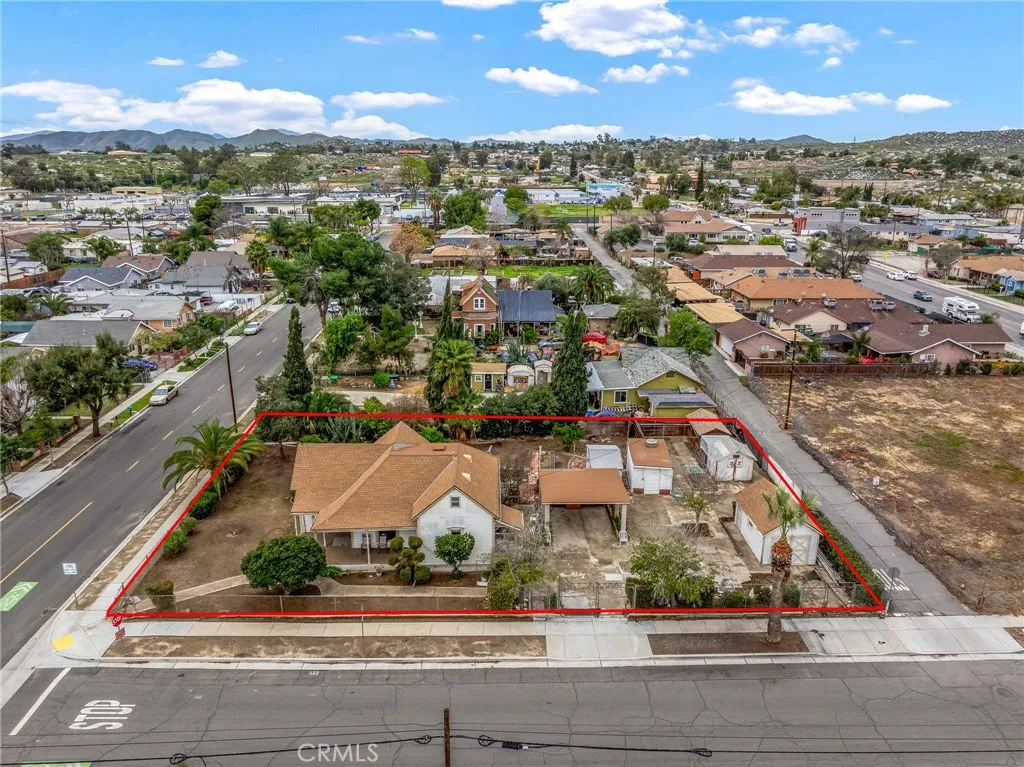 306 W 6th Street, Perris, California 92570 home-pic-2