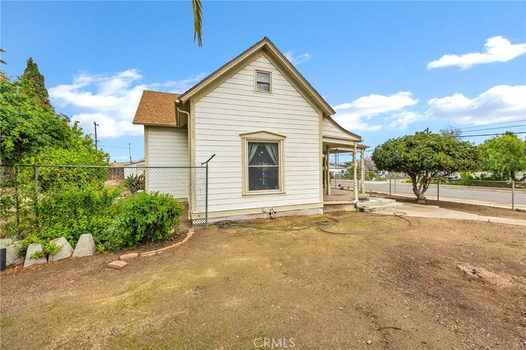 306 W 6th Street, Perris, California 92570 home-pic-9