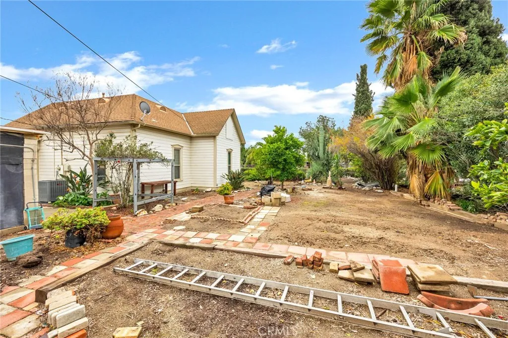 306 W 6th Street, Perris, California 92570 home-pic-33