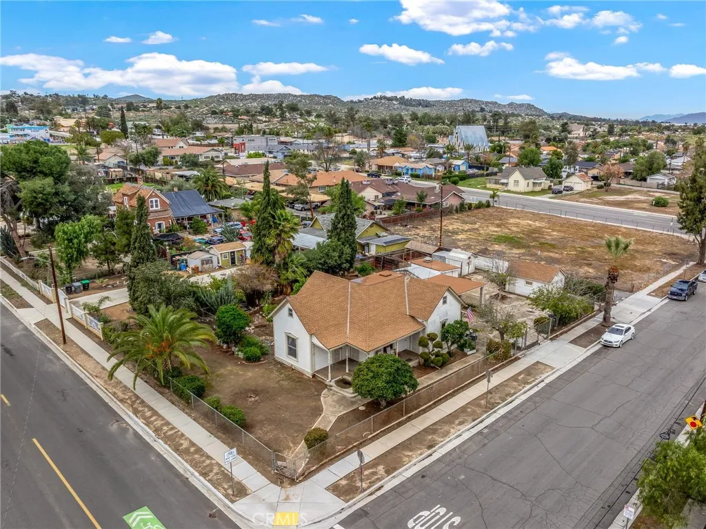 306 W 6th Street, Perris, California 92570 home-pic-3