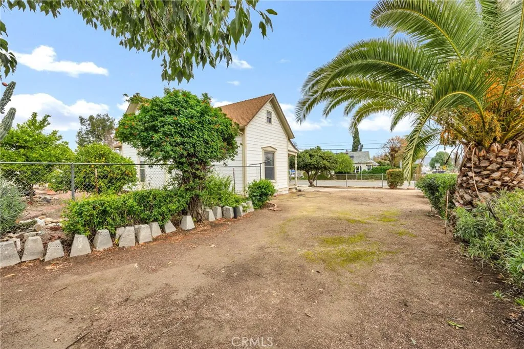 306 W 6th Street, Perris, California 92570 home-pic-26