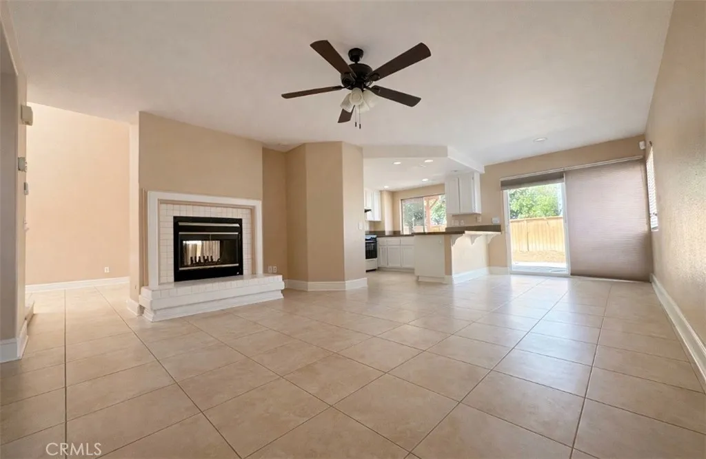 40087 Cannes Court, Temecula, California 92591 home-pic-10
