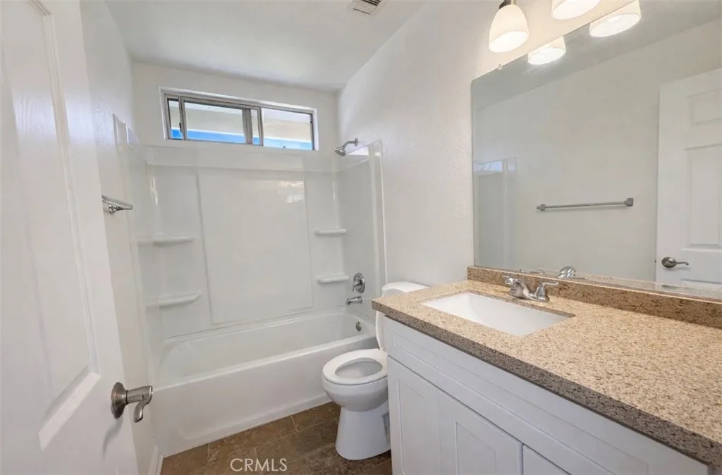 40087 Cannes Court, Temecula, California 92591 home-pic-17