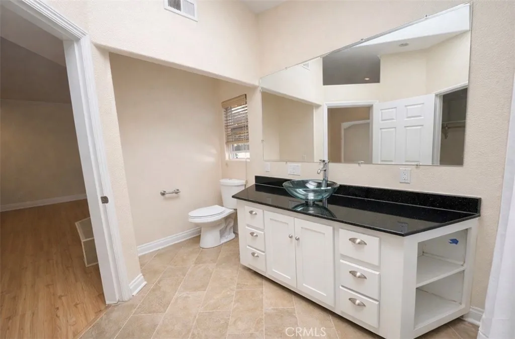 40087 Cannes Court, Temecula, California 92591 home-pic-15