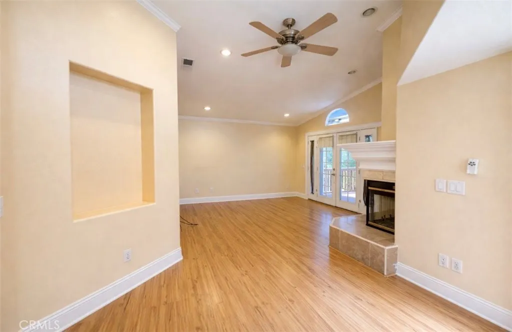 40087 Cannes Court, Temecula, California 92591 home-pic-9