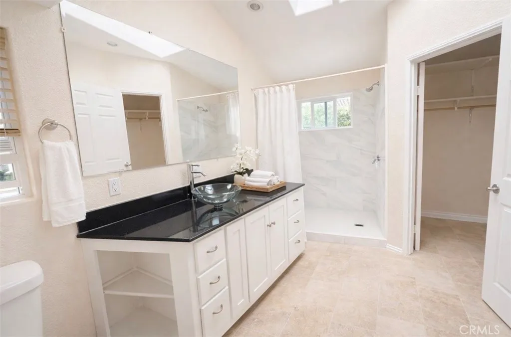40087 Cannes Court, Temecula, California 92591 home-pic-14
