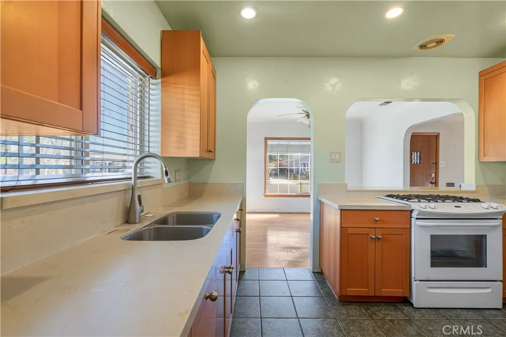 2307 Daisy Avenue, Long Beach, California 90806 home-pic-10