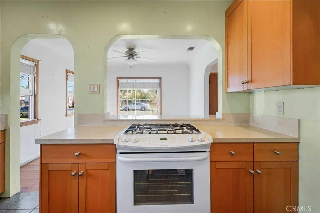 2307 Daisy Avenue, Long Beach, California 90806 home-pic-11
