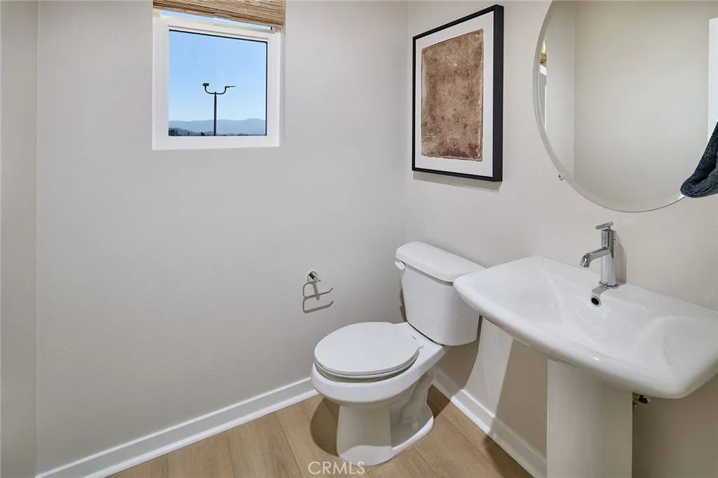 5917 Gramercy Way, Eastvale, California 92880 home-pic-8