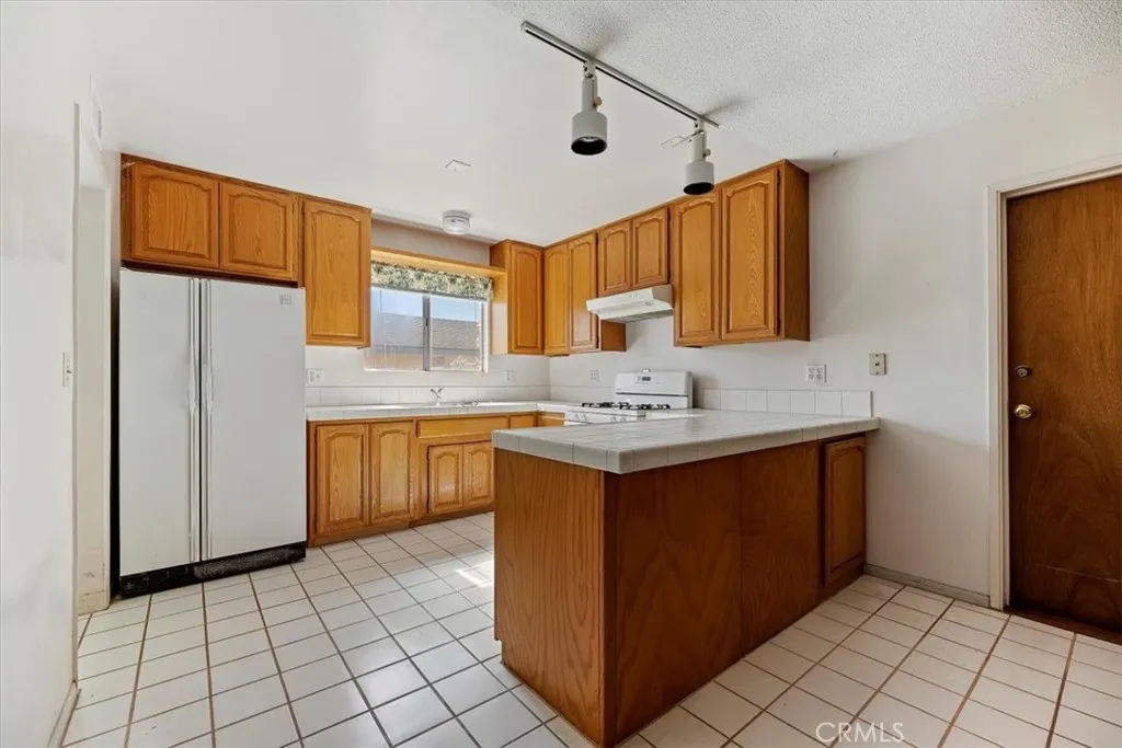 5529 N F, San Bernardino, California 92407 home-pic-23