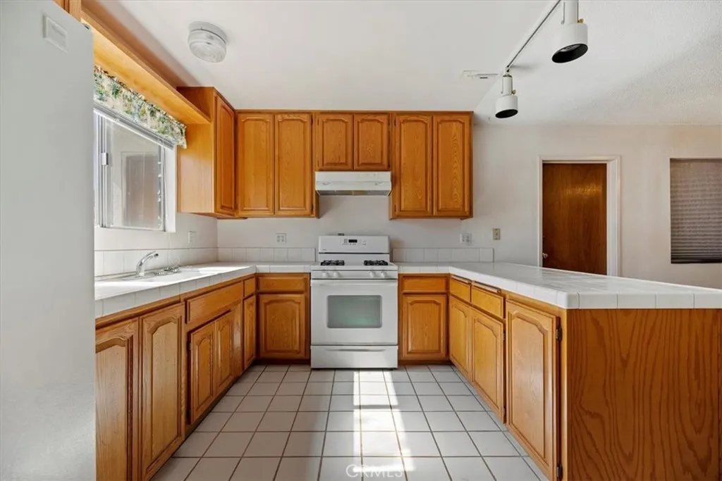 5529 N F, San Bernardino, California 92407 home-pic-24