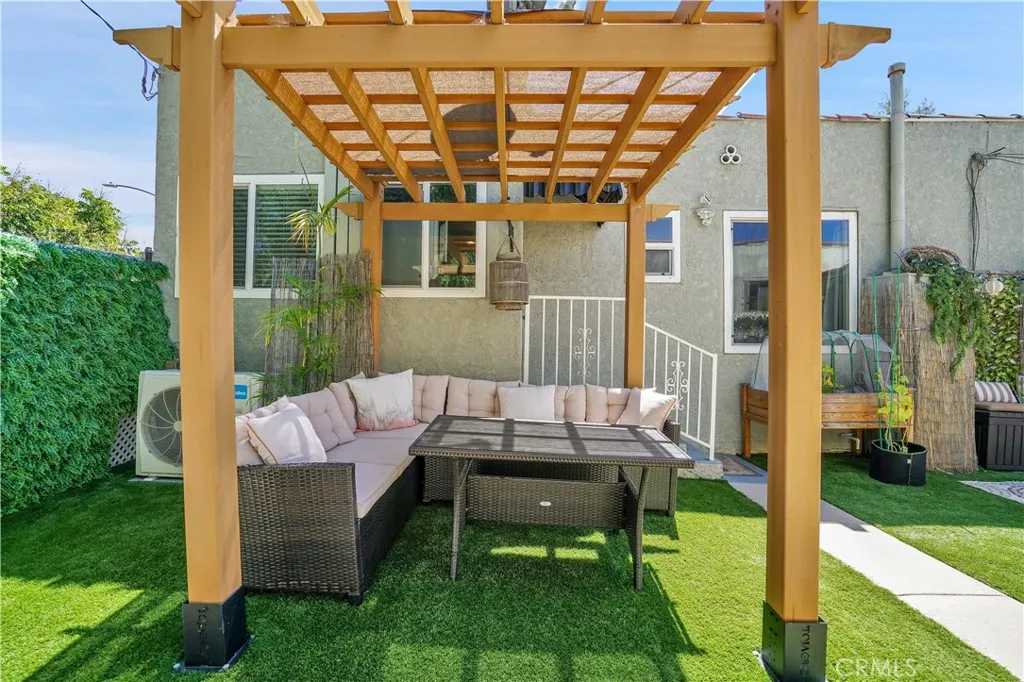 1301 S Hudson, Los Angeles, California 90019 home-pic-29