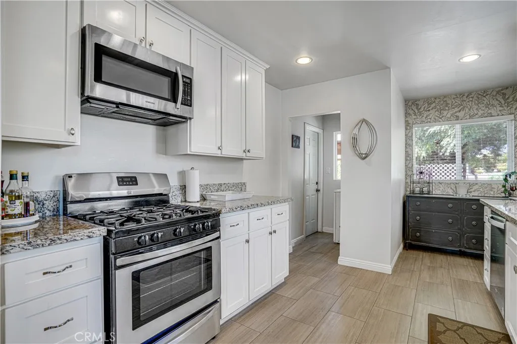 1301 S Hudson, Los Angeles, California 90019 home-pic-11