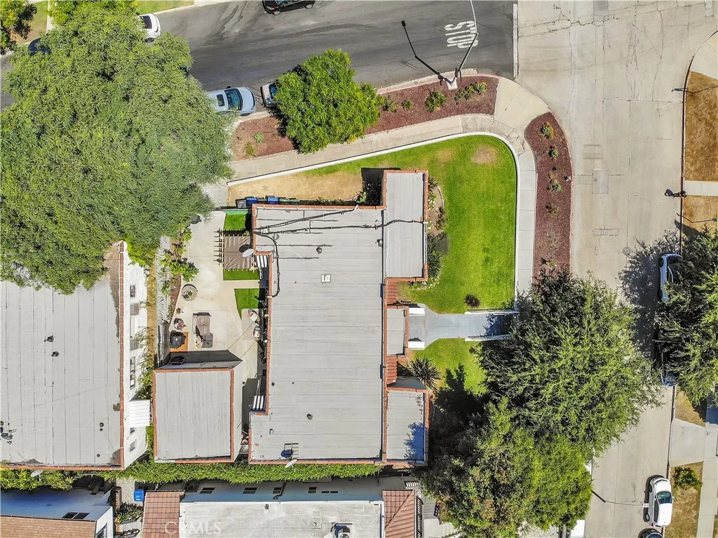1301 S Hudson, Los Angeles, California 90019 home-pic-44