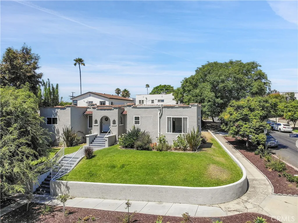 1301 S Hudson, Los Angeles, California 90019 home-pic-1