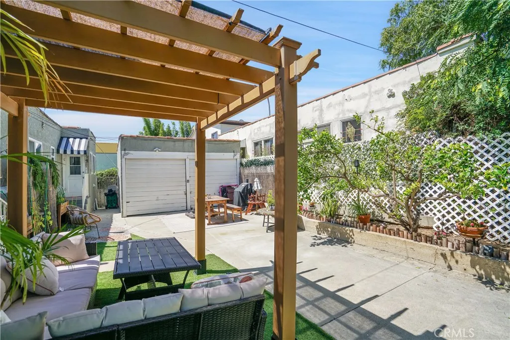 1301 S Hudson, Los Angeles, California 90019 home-pic-28