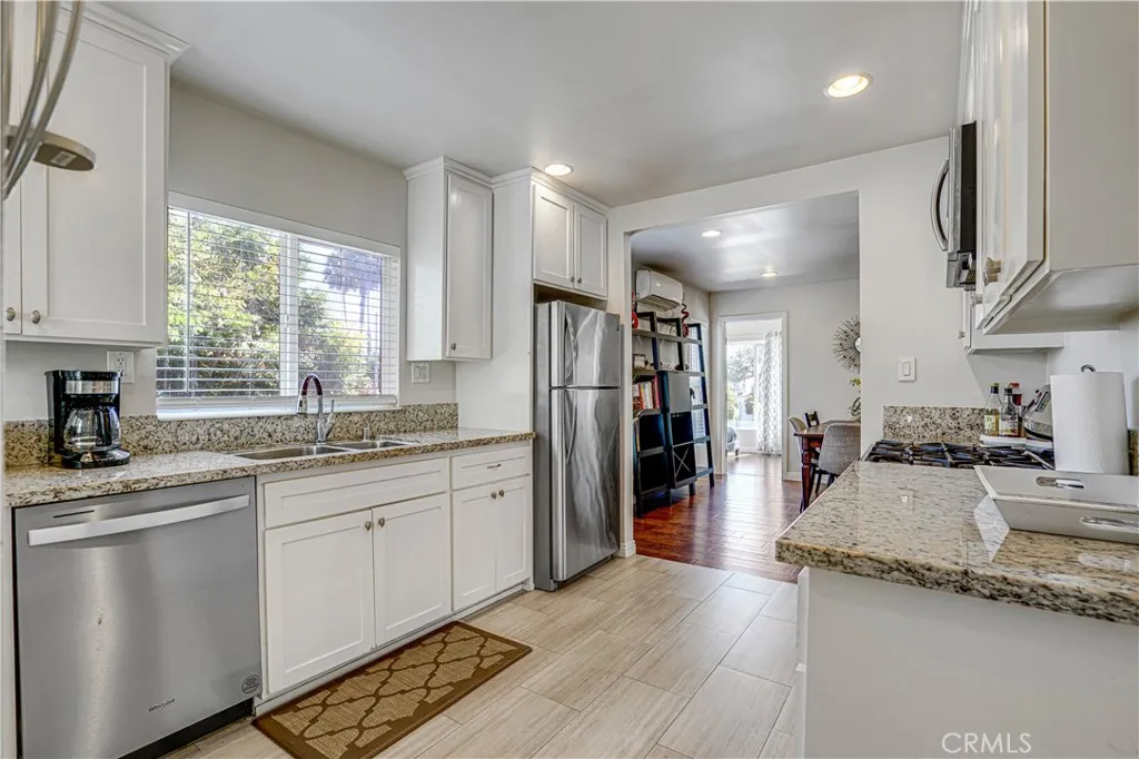1301 S Hudson, Los Angeles, California 90019 home-pic-13