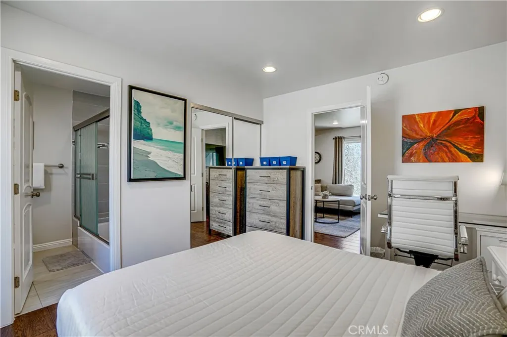 1301 S Hudson, Los Angeles, California 90019 home-pic-22