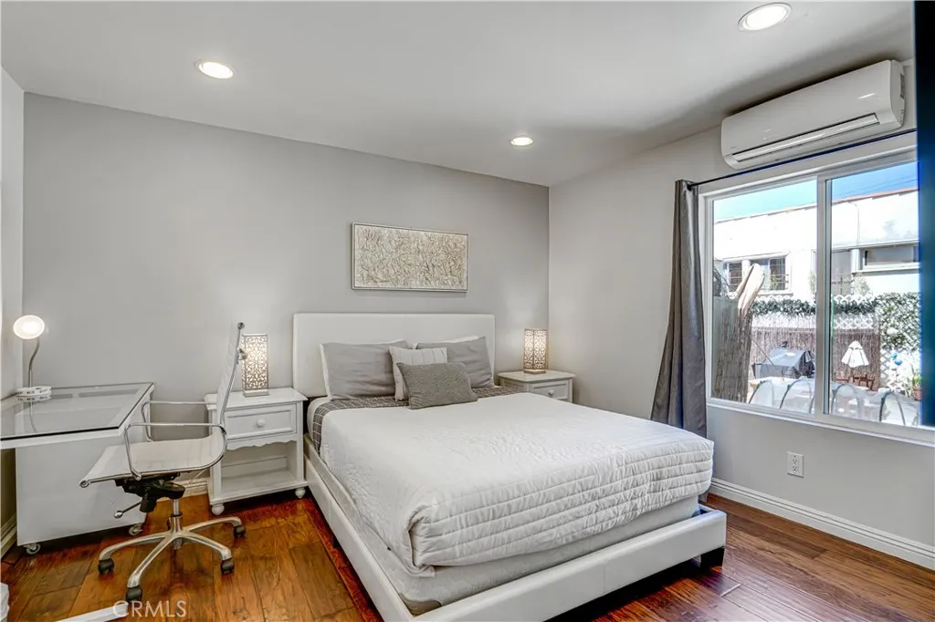 1301 S Hudson, Los Angeles, California 90019 home-pic-21