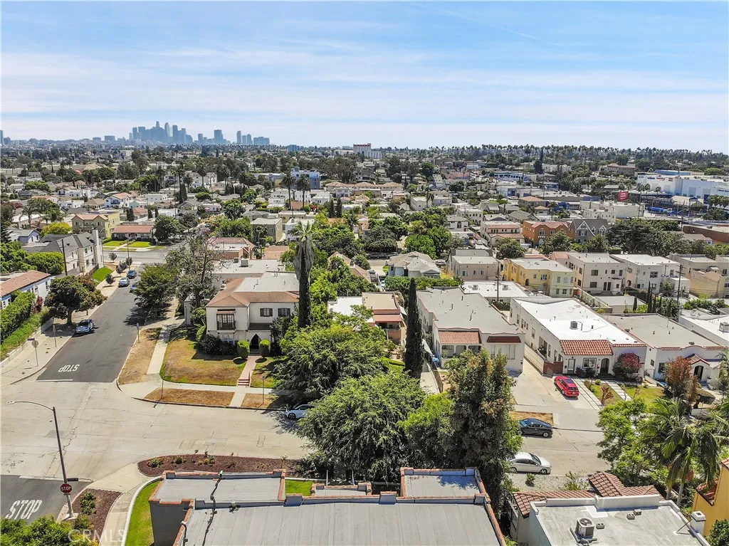 1301 S Hudson, Los Angeles, California 90019 home-pic-39