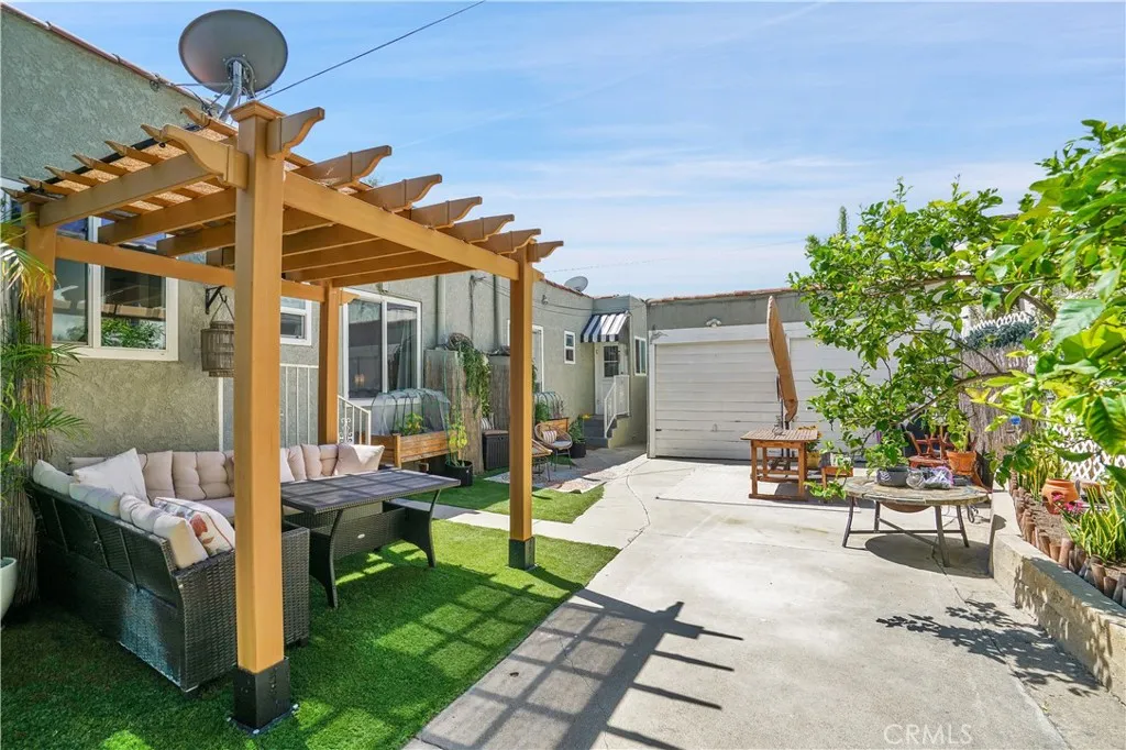 1301 S Hudson, Los Angeles, California 90019 home-pic-27