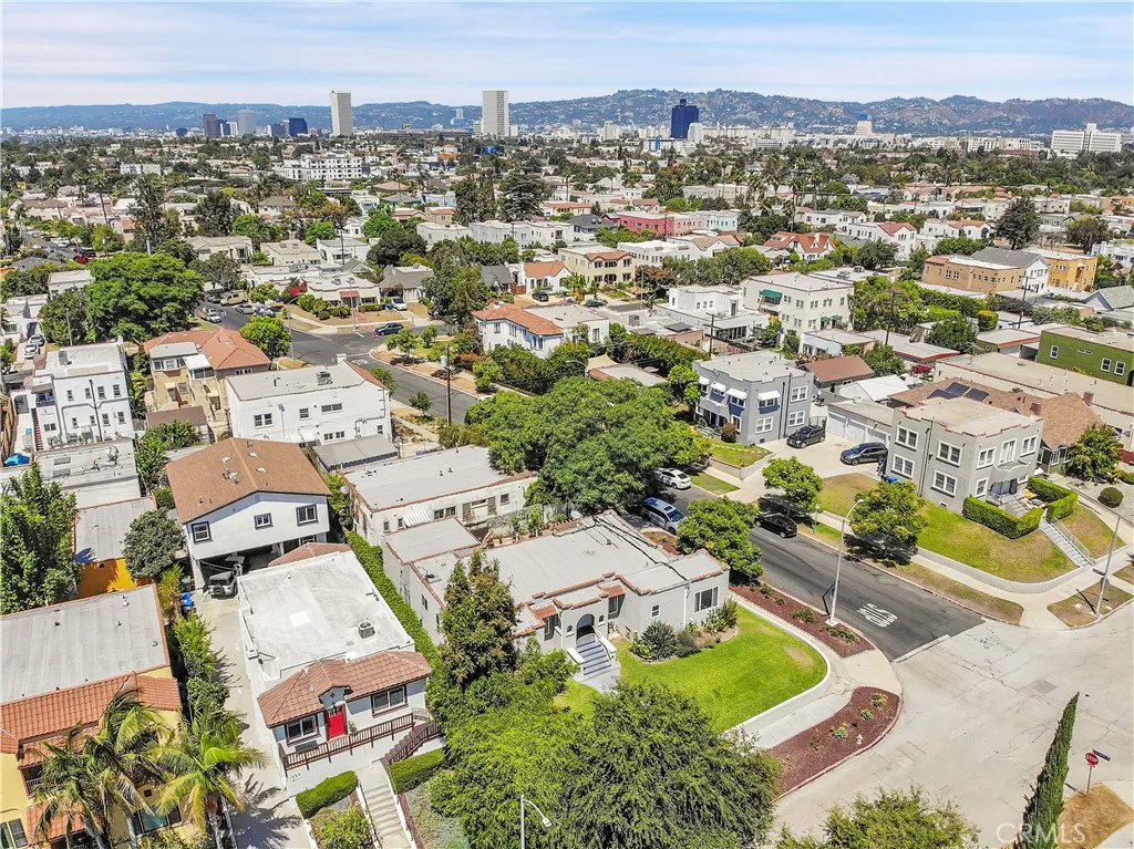 1301 S Hudson, Los Angeles, California 90019 home-pic-42