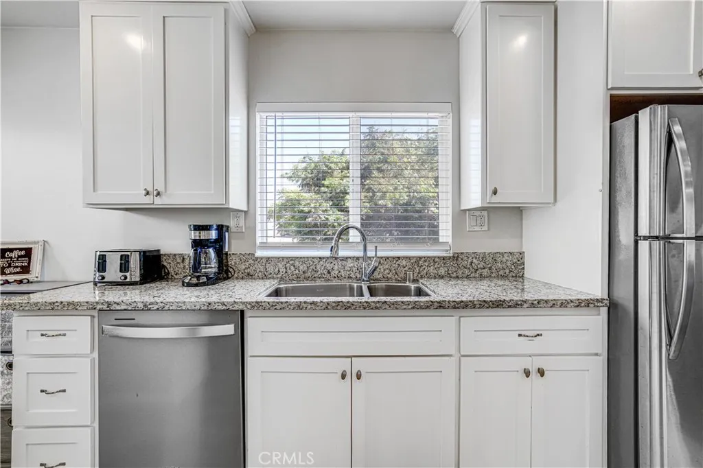 1301 S Hudson, Los Angeles, California 90019 home-pic-14