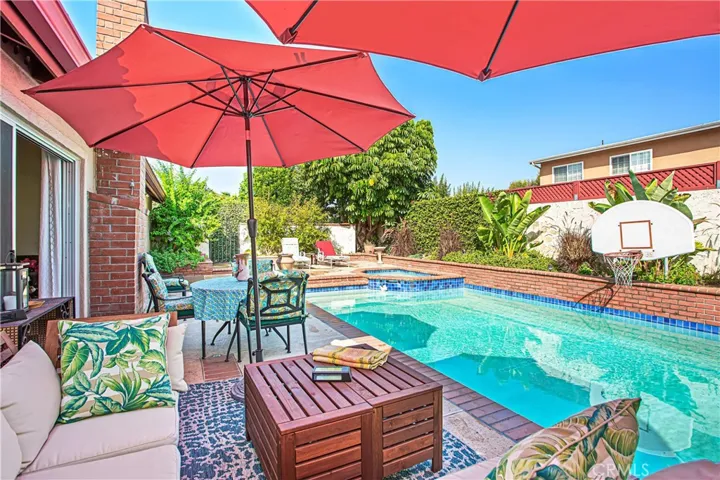 Welcome to the resort-like Villa in the center of Irvine