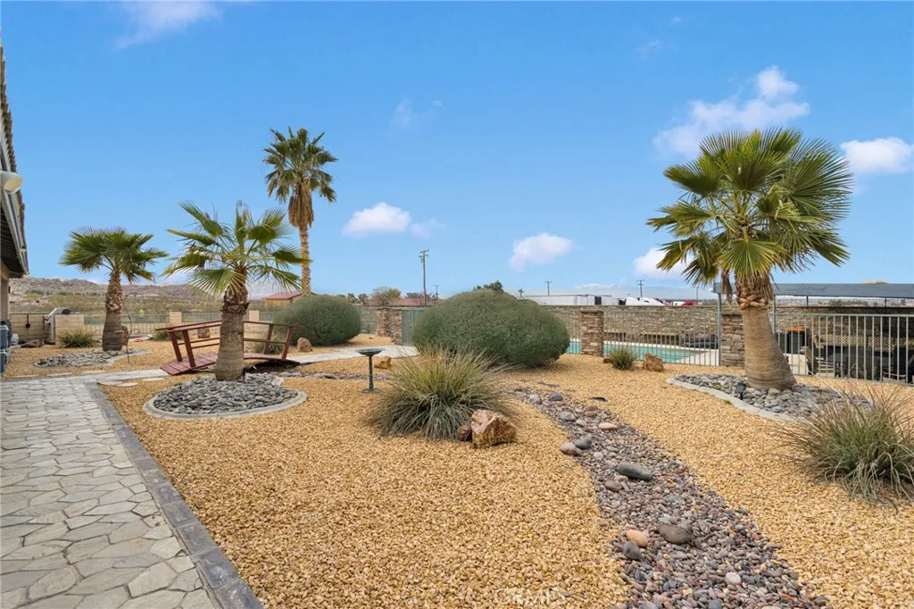 13724 Yuma Road, Apple Valley, California 92307 home-pic-56