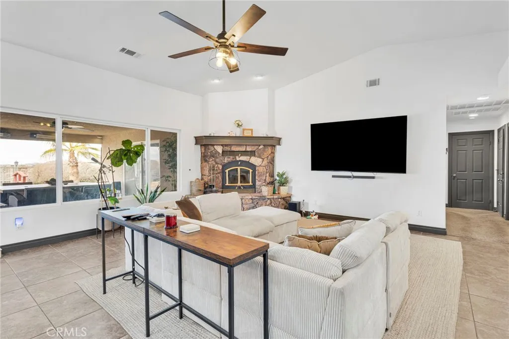 13724 Yuma Road, Apple Valley, California 92307 home-pic-14