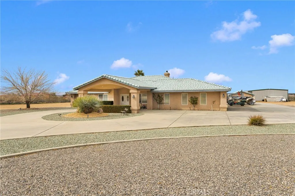 13724 Yuma Road, Apple Valley, California 92307 home-pic-5