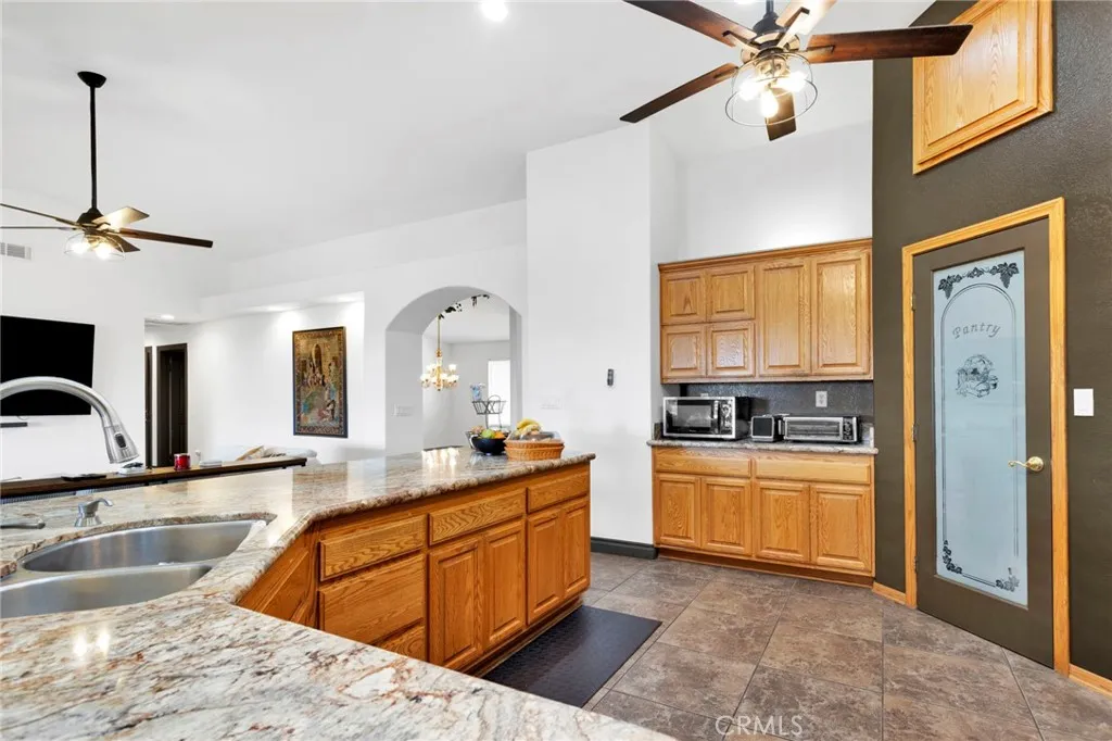 13724 Yuma Road, Apple Valley, California 92307 home-pic-23