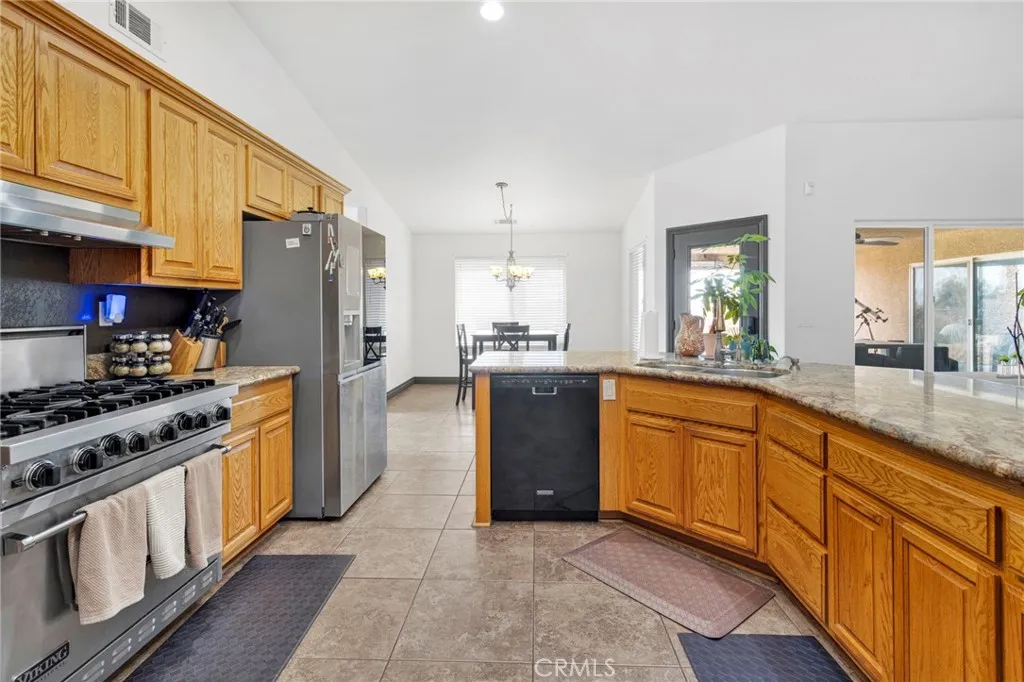 13724 Yuma Road, Apple Valley, California 92307 home-pic-19