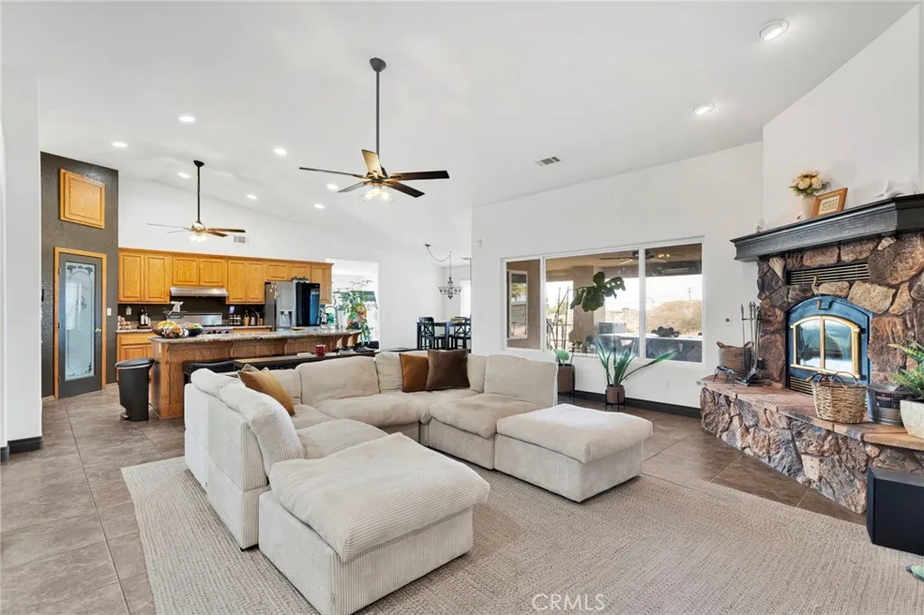 13724 Yuma Road, Apple Valley, California 92307 home-pic-15