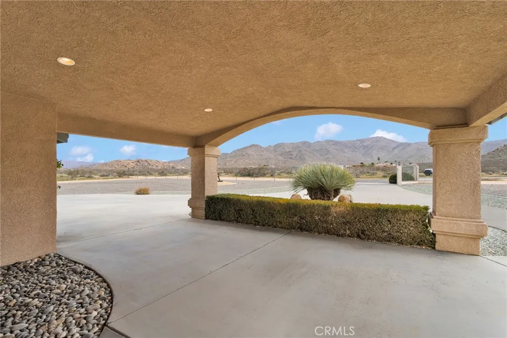13724 Yuma Road, Apple Valley, California 92307 home-pic-6