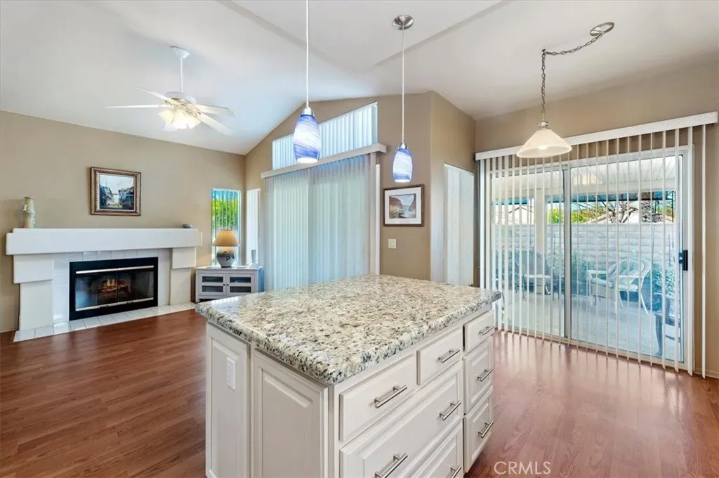 40495 Via Malagas, Murrieta, California 92562 home-pic-11